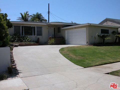 Photo of 6446 Riggs Place, Los Angeles, CA 90045 (MLS # 25572803) Photo of 6446 Riggs Place, Los Angeles, CA 90045 (MLS # 25572803)