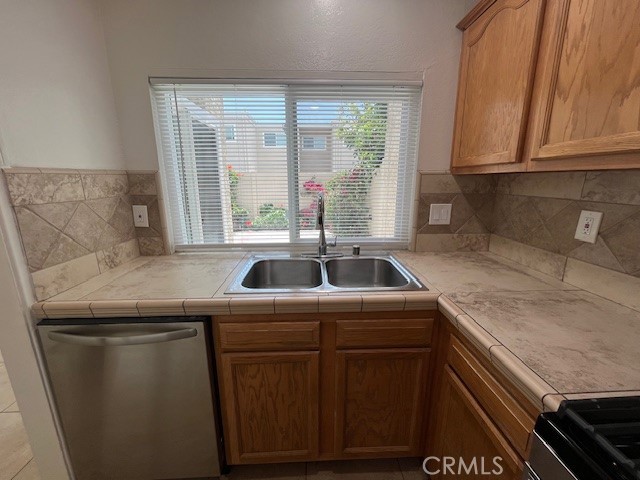 45 Golden Glen Street 75