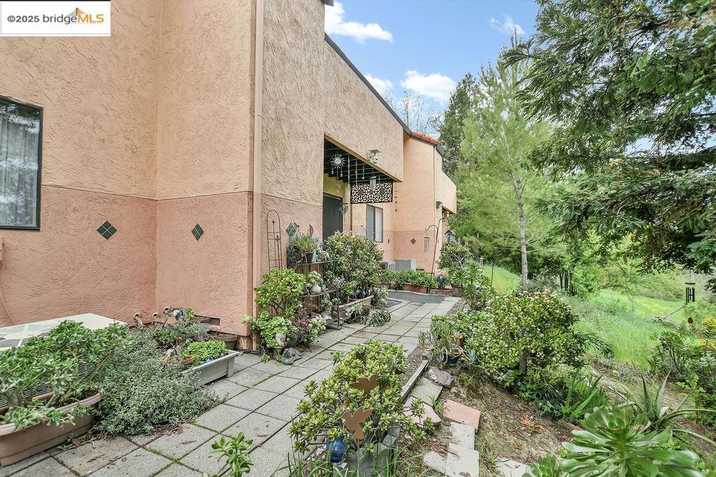 HILLCREST MEADOW - Residential