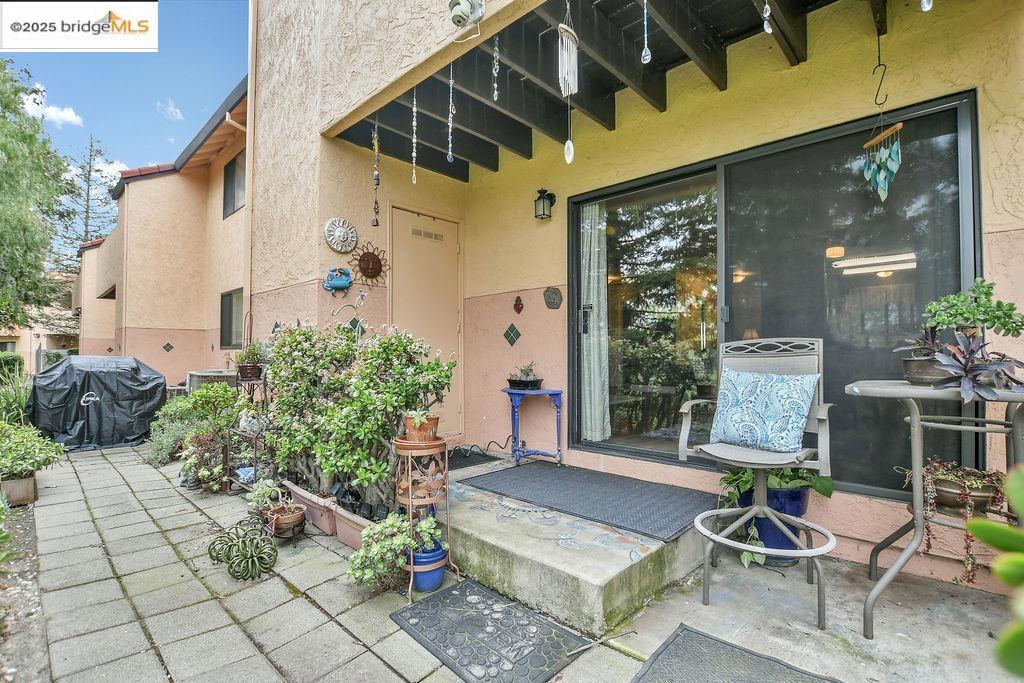 HILLCREST MEADOW - Residential