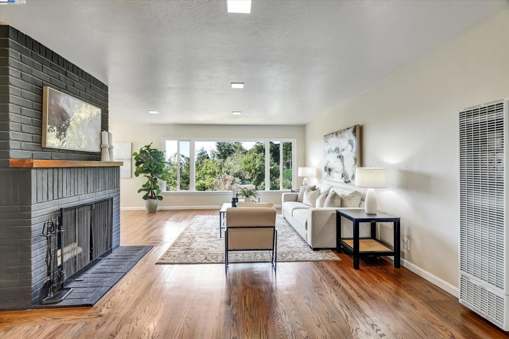 RICHMOND - Residential