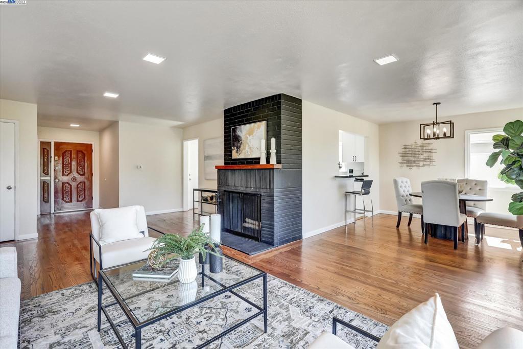 RICHMOND - Residential