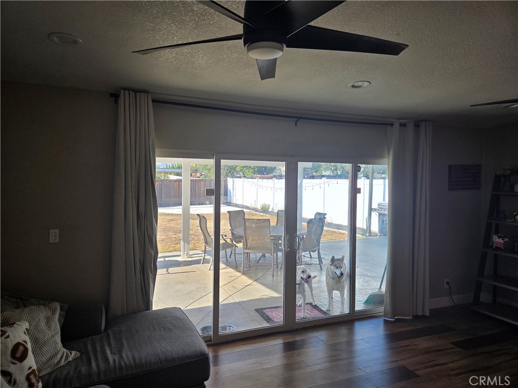 1292 N California Avenue