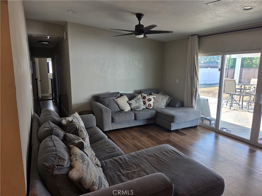 1292 N California Avenue