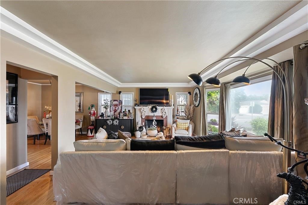 3907 Edgehill Drive