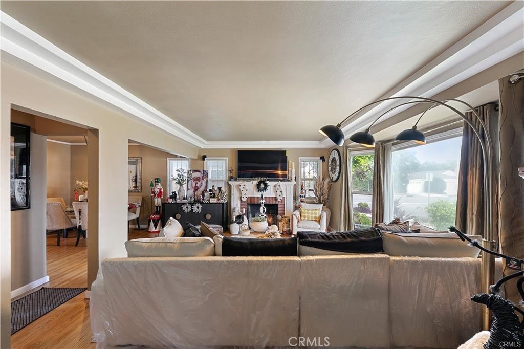 3907 Edgehill Drive