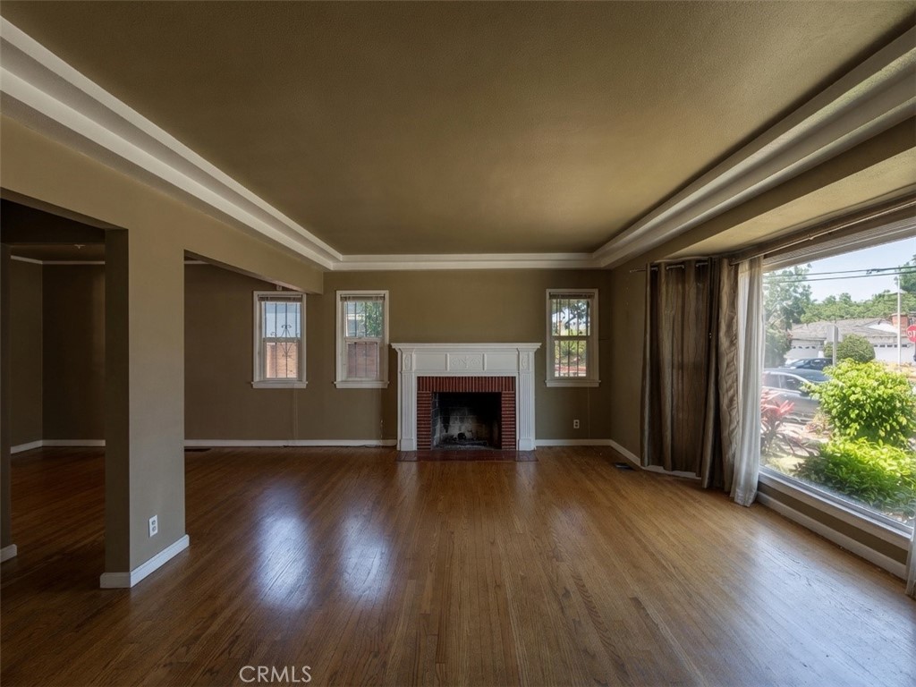 3907 Edgehill Drive