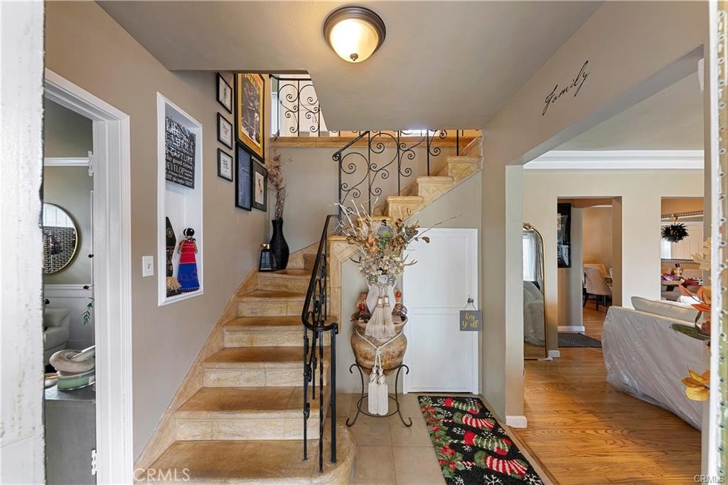 3907 Edgehill Drive