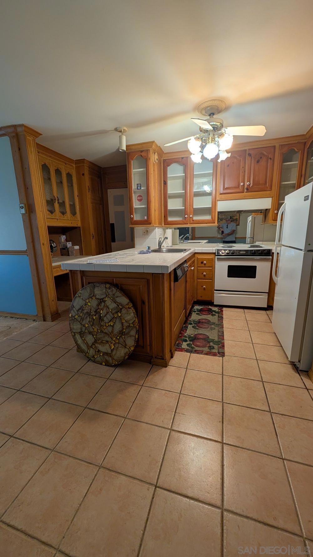 4600 Lamont 121