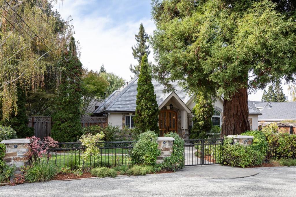 716 Linden Avenue