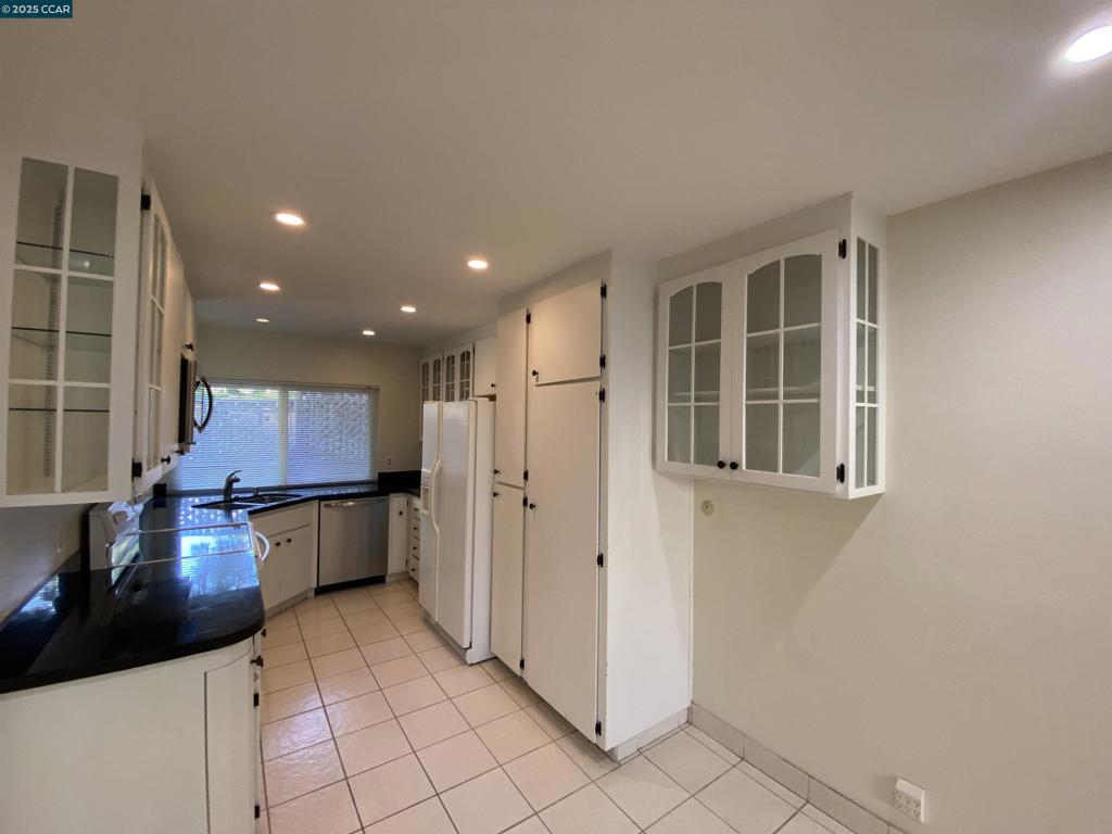 HEATHERFAS - Residential Lease