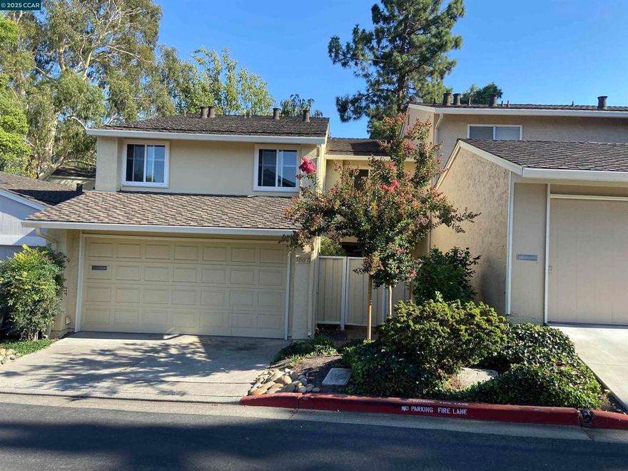 Spacious two-story townhouse in great neighborhood.  Attached garage.  Enclosed patio.  Close to trails, shopping, restaurants, Diablo Hills Golf Course, Heather Farm and more!