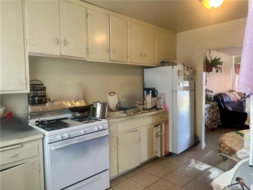 5147 Canoga Street A