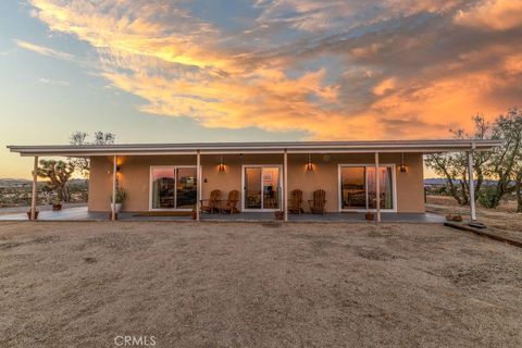 Photo of 3636 Indio Avenue, Yucca Valley, CA 92284 (MLS # JT26005637)