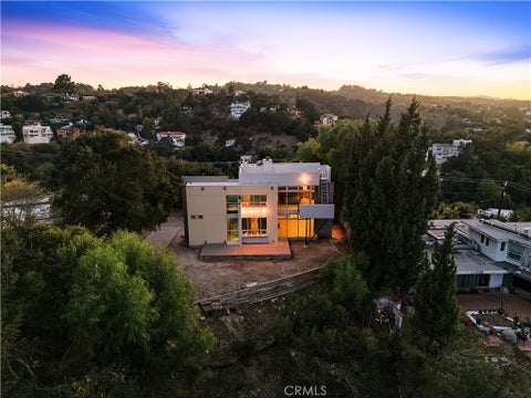 Photo of 3800 Sunswept DR, Studio City, CA 91604 (MLS # OC26230158)