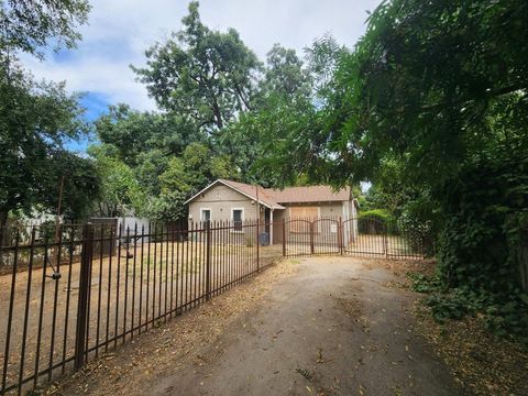 3249 B ST Sacramento CA 95816