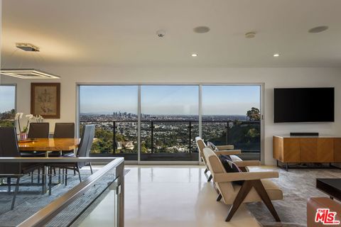 8171 Mannix Drive Los Angeles CA 90046