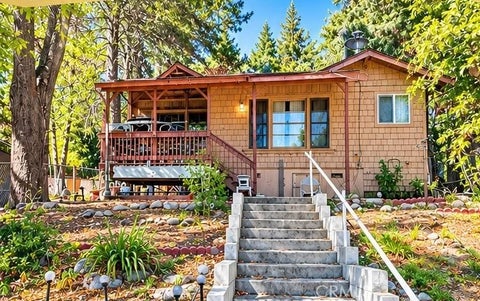 Photo of 23792 Springwater RD, Crestline, CA 92325 (MLS # DW26219589)