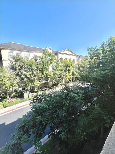 Photo of 3334 Watermarke Place, Irvine, CA 92612 (MLS # OC26133039)