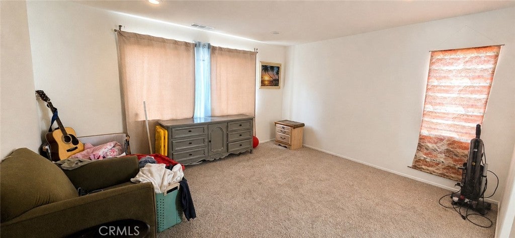 377 White Gate
