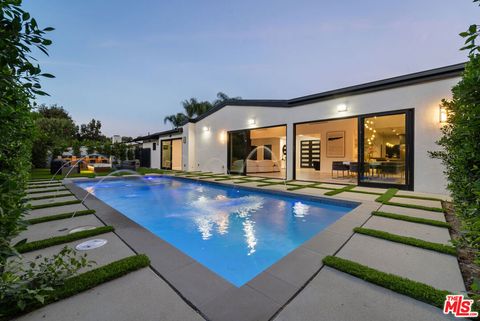 Photo of 5301 Crebs Avenue #1-2, Tarzana, CA 91356 (MLS # 26647349)