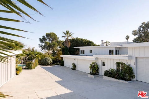 Photo of 6467 Sycamore Meadows Drive, Malibu, CA 90265 (MLS # 26842331)