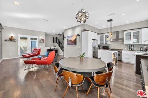 Photo of 5933 W Luna Parkway, Los Angeles, CA 90035 (MLS # 25612667)