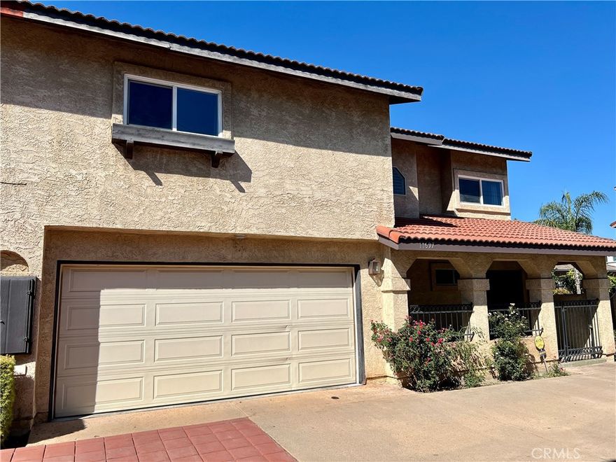 Beautiful and spacious 2-bedroom, 2.5-bath home located in the heart of El Monte. This well-maintained residence features a bright and open floor plan with generous living space. The main level offers a comfortable living room, dining area, and kitchen, along with a convenient half bathroom for guests. Upstairs, you’ll find two bedrooms, each with its own private bathroom, providing comfort and privacy.



The home is conveniently located near shopping centers, schools, grocery stores, and banks, with easy access to major freeways including the 10,60, and 605— perfect for commuting or daily errands.



A wonderful opportunity to lease a move-in ready home in a prime El Monte location!