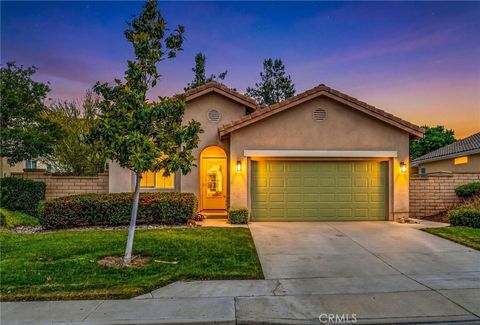 Photo of 28502 Oasis View Cir CIR, Menifee, CA 92584 (MLS # SW26096299)