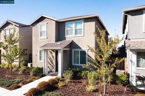 Photo of 1412 Sanctuary St, Pittsburg, CA 94565 (MLS # 41108608)