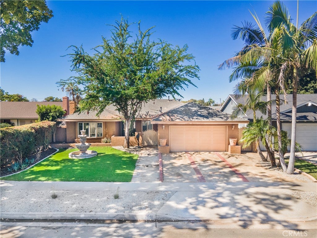 2518 N Hathaway