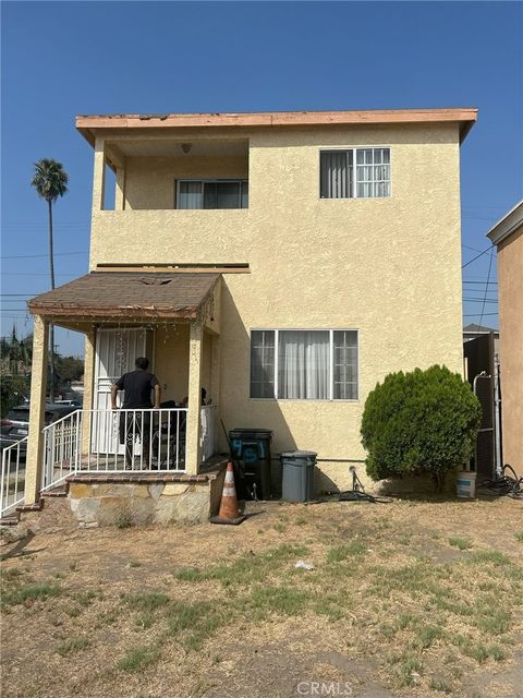 Photo of 451 E 111th Place, Los Angeles, CA 90061 (MLS # SR25208952)