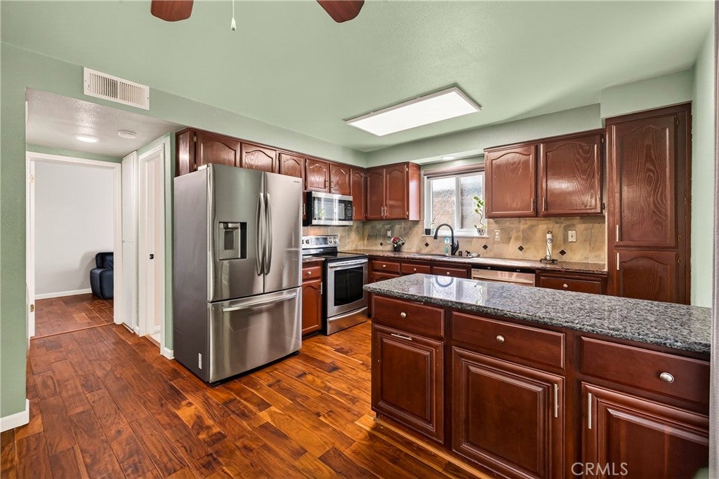 1506 E Lassen Avenue
