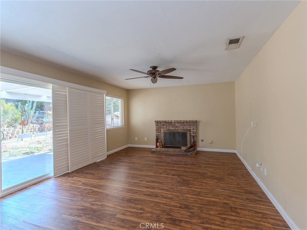 1302 Via Vista