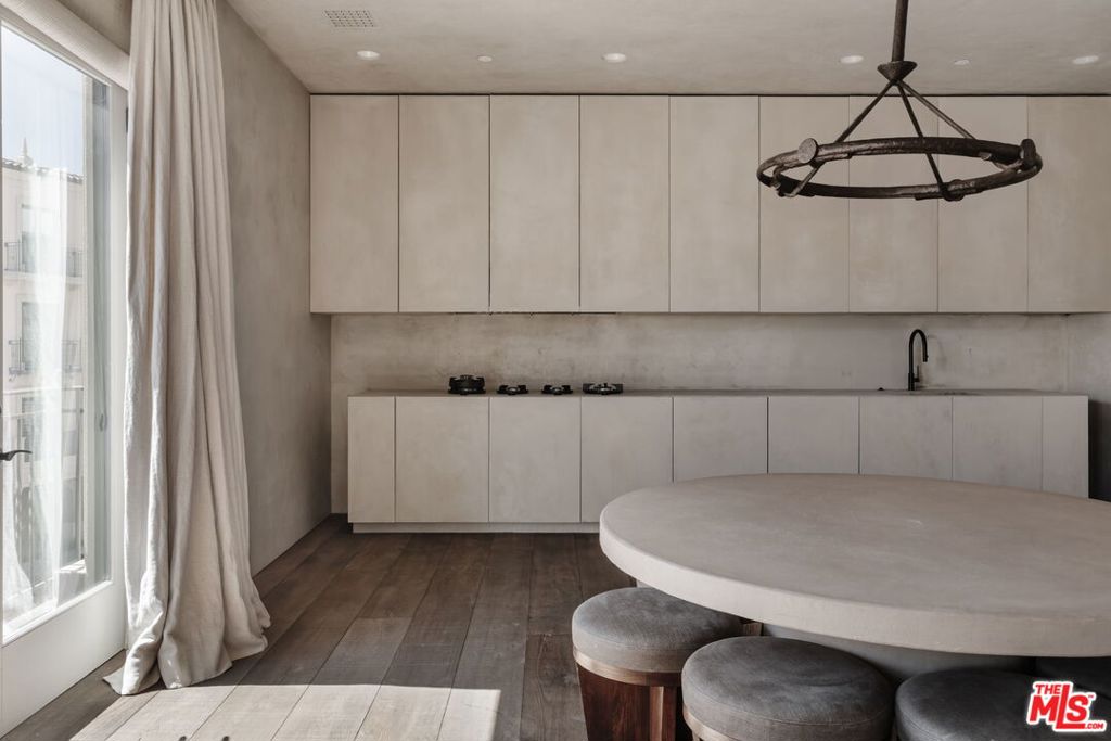 23500 Park Sorrento C34