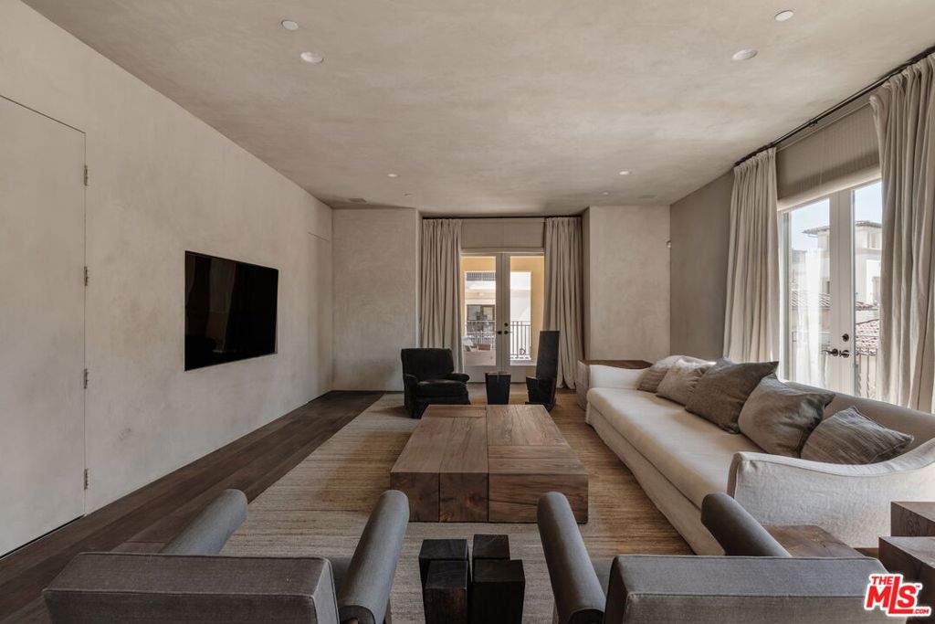 23500 Park Sorrento C34