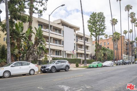 Photo of 425 S Kenmore Avenue #311, Los Angeles, CA 90020 (MLS # 26839663)
