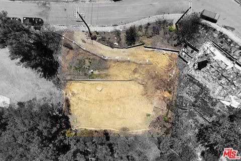 Photo of 1400 Chautauqua Boulevard, Pacific Palisades, CA 90272 (MLS # 25543811)