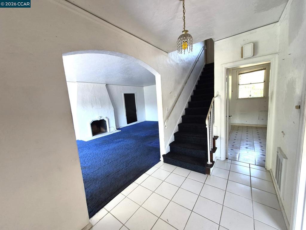 826 Carlston Ave