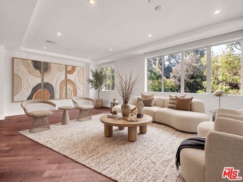 Photo of 460 N Palm Drive #204, Beverly Hills, CA 90210 (MLS # 26998673)