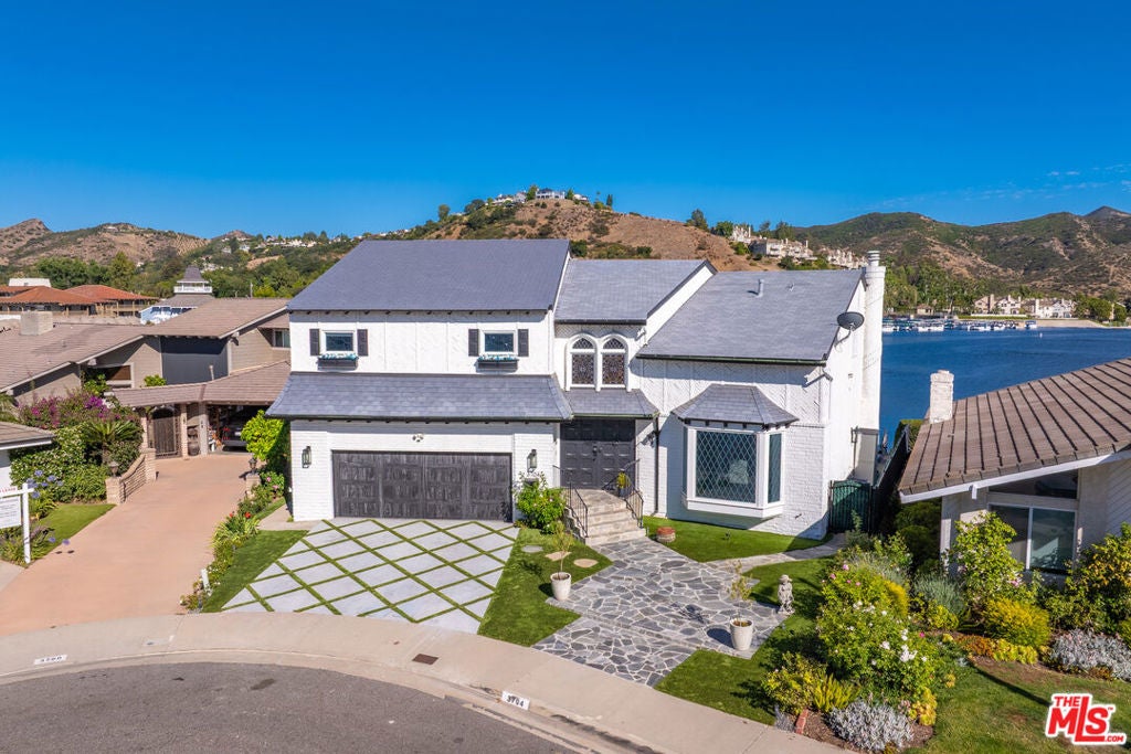 3704 Capstan Circle
