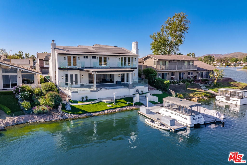 3704 Capstan Circle