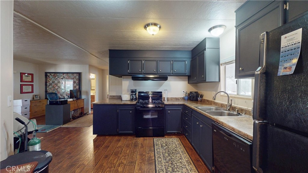 3595 Santa Fe Avenue 214