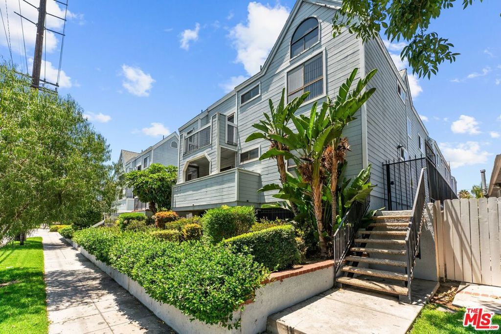 1819 W Alameda Avenue