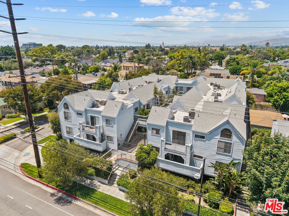 1819 W Alameda Avenue