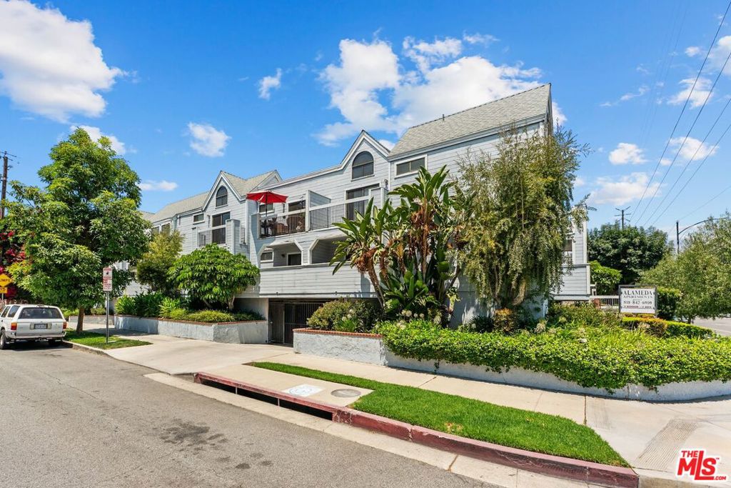 1819 W Alameda Avenue