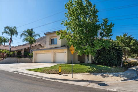 Photo of 17229 Avenue Del Sol, Fontana, CA 92337 (MLS # CV26129417)