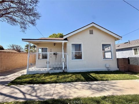 Photo of 16713 Virginia Ave, Bellflower, CA 90706 (MLS # DW26063305)