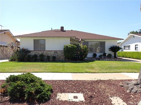 Photo of 1324 E Madison AVE, Orange, CA 92867 (MLS # OC26103515)