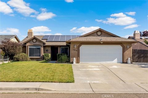 Photo of 1410 Crosspoint Way, Red Bluff, CA 96080 (MLS # SN26084978)